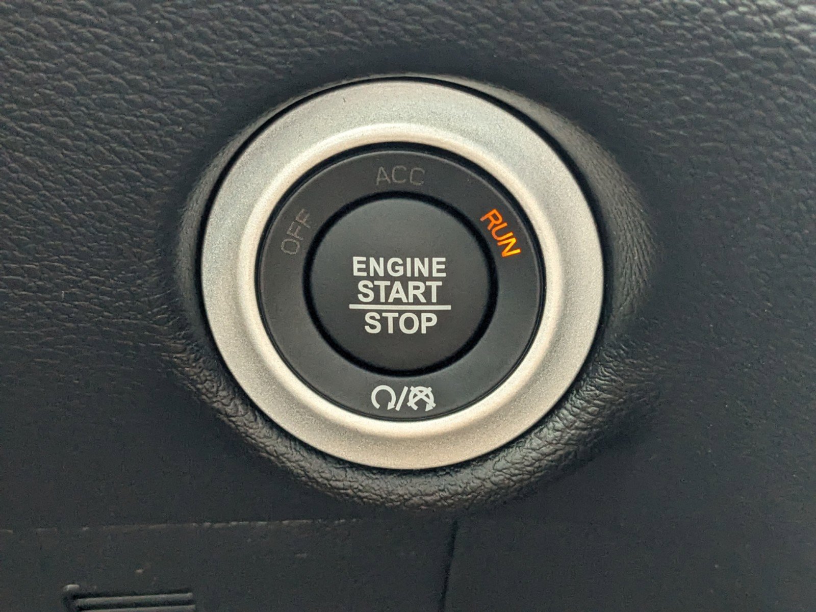 New 2025 Chrysler Voyager LX image 24