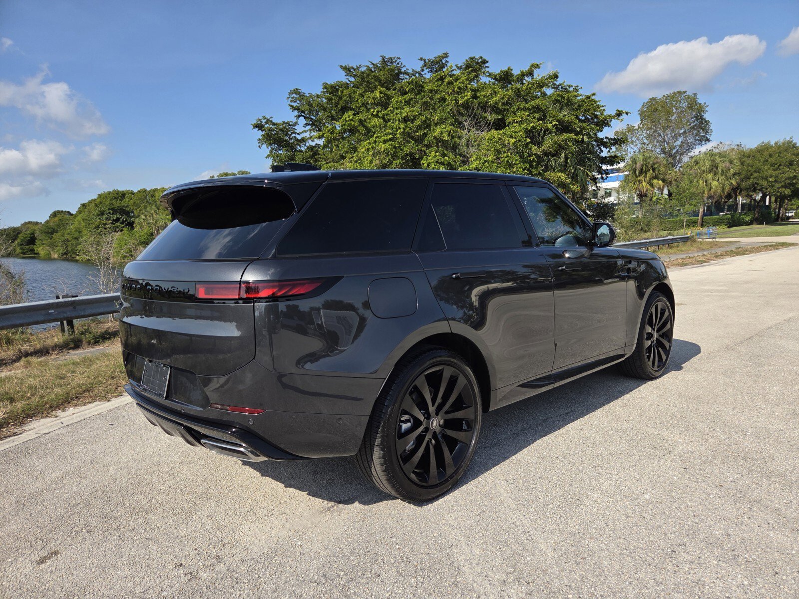 New 2025 Land Rover Range Rover Sport Dynamic SE image 13