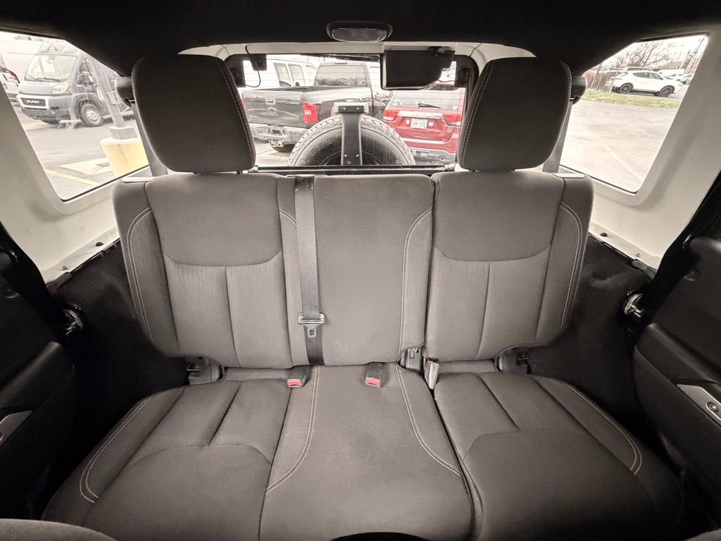 Used 2016 Jeep Wrangler Unlimited Sahara w/ Connectivity Group image 14