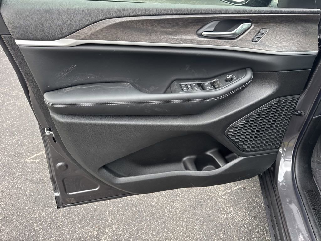 New 2025 Jeep Grand Cherokee Limited image 5