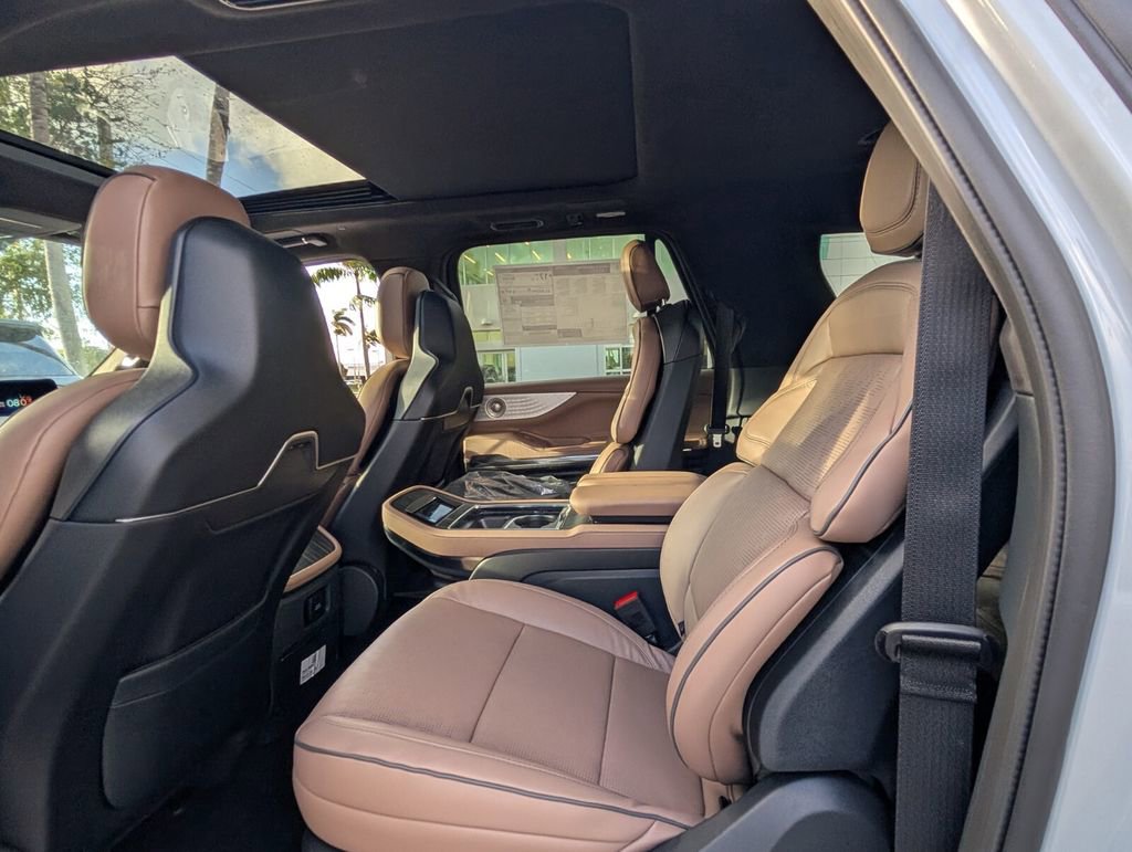 New 2026 Lincoln Navigator L Black Label AWD/4WD image 13
