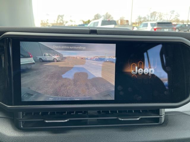 Used 2024 Jeep Gladiator Sport image 10