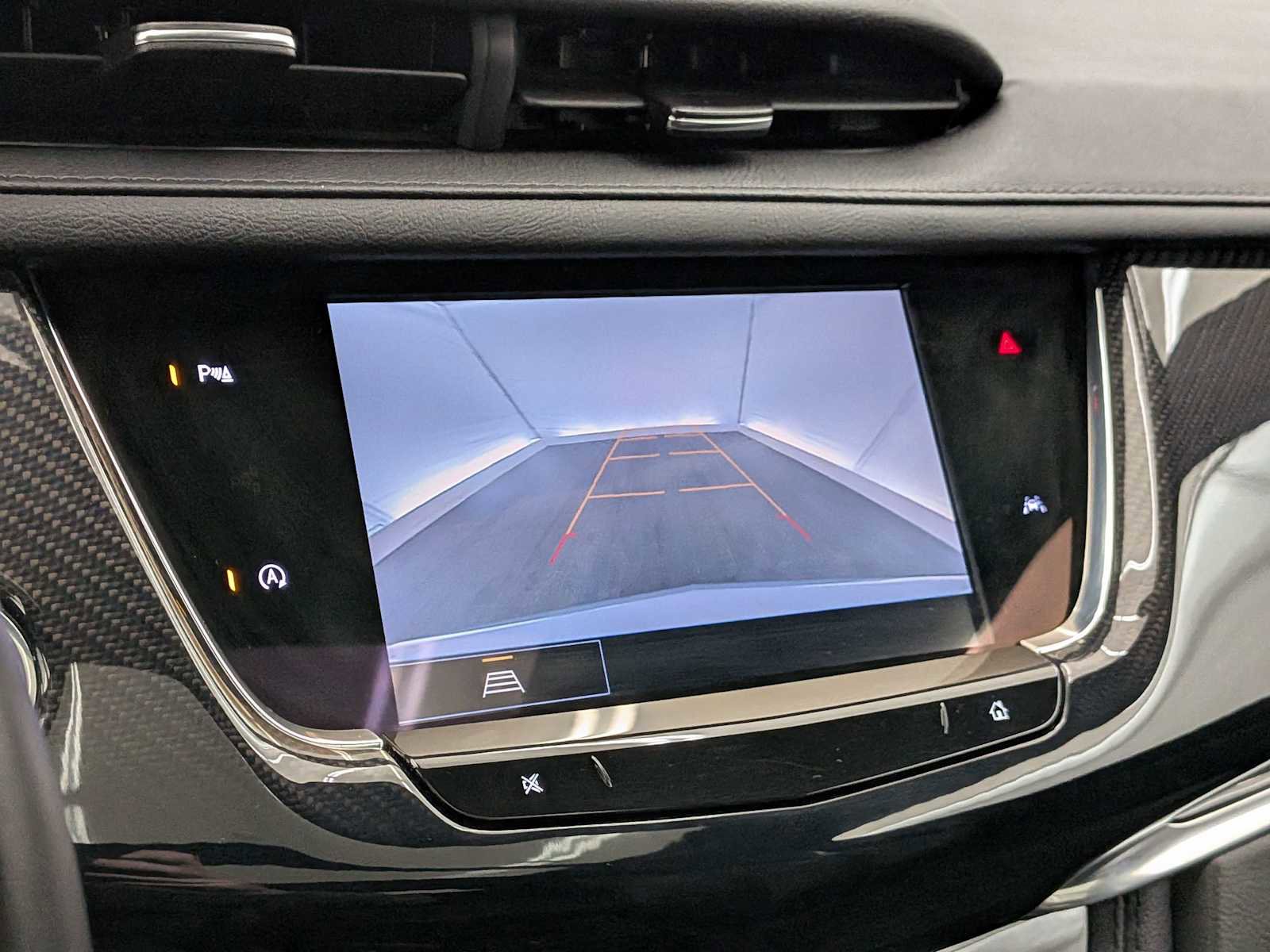 Used 2024 Cadillac XT6 Sport image 32