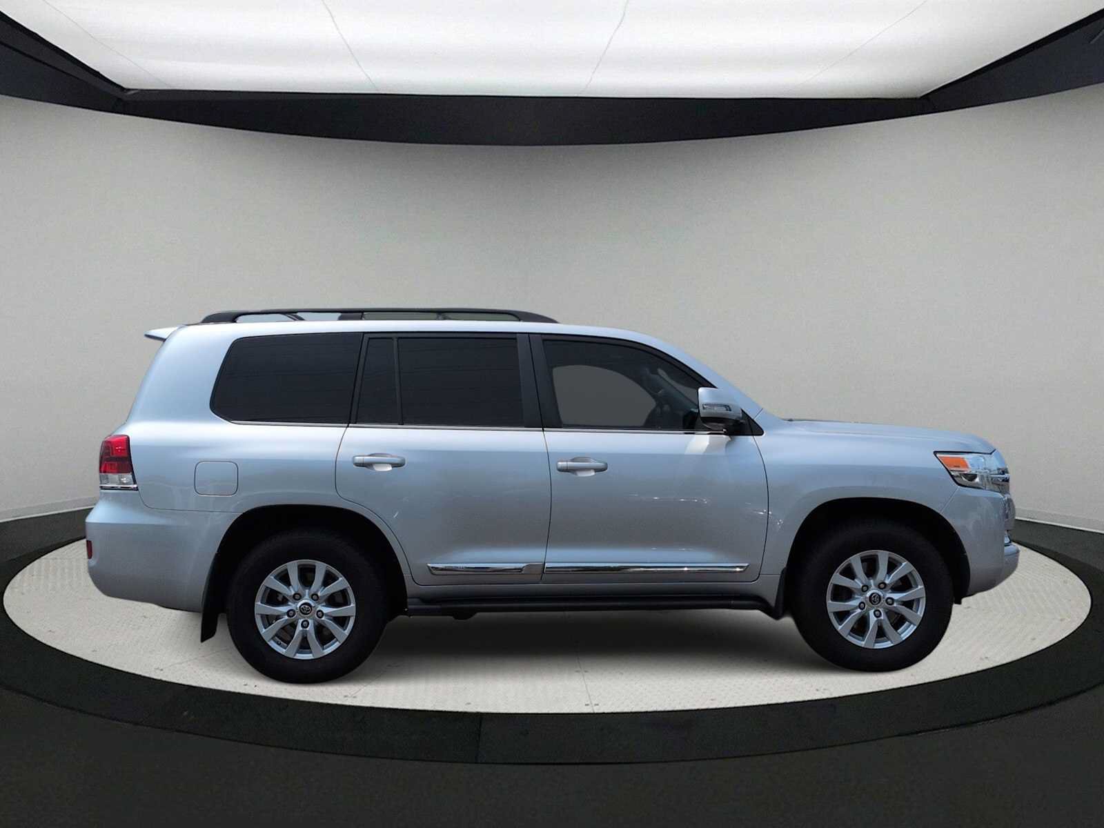 Used 2018 Toyota Land Cruiser AWD/4WD image 9