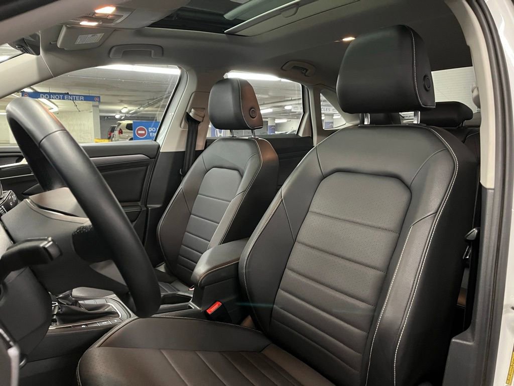 Used 2023 Volkswagen Jetta SE w/ Panoramic Sunroof Package image 18