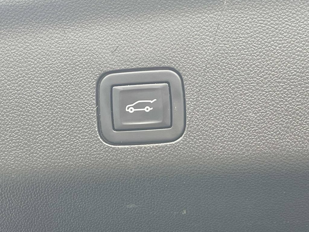 Used 2023 Chevrolet Tahoe RST AWD/4WD image 13