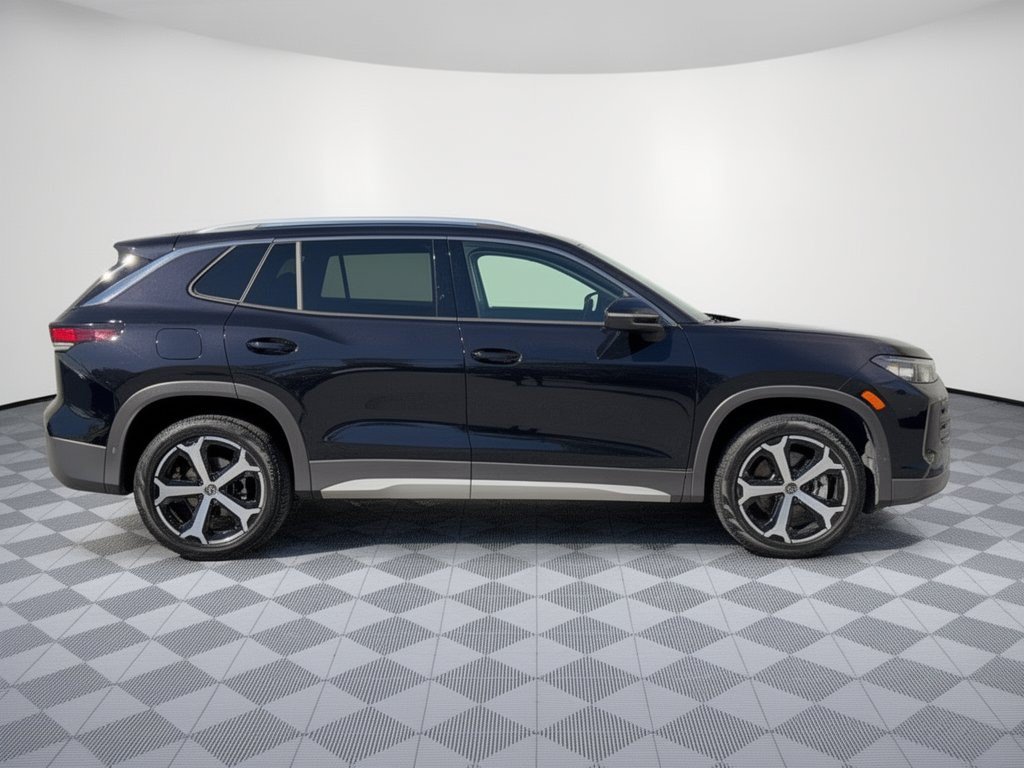 Used 2026 Volkswagen Tiguan SE AWD/4WD image 8