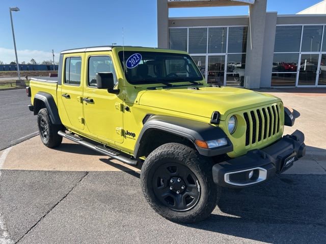 Used 2023 Jeep Gladiator Sport image 3
