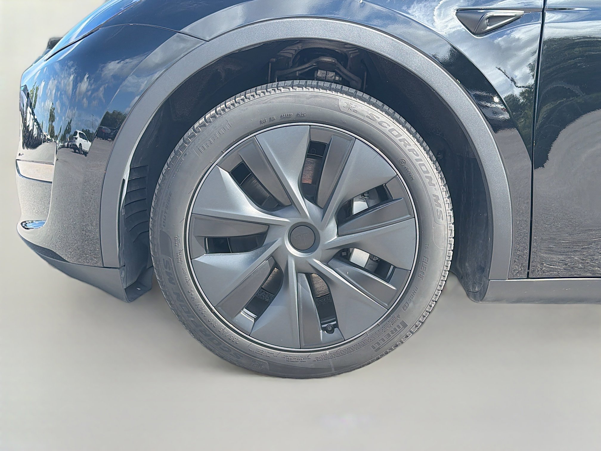 Used 2025 Tesla Model Y Long Range AWD/4WD image 39