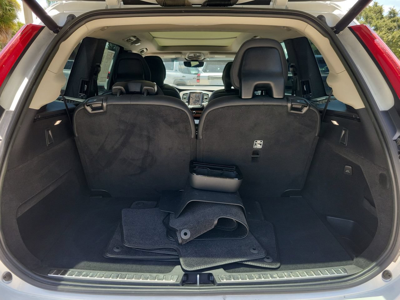 Used 2023 Volvo XC90 B6 Plus AWD/4WD image 8