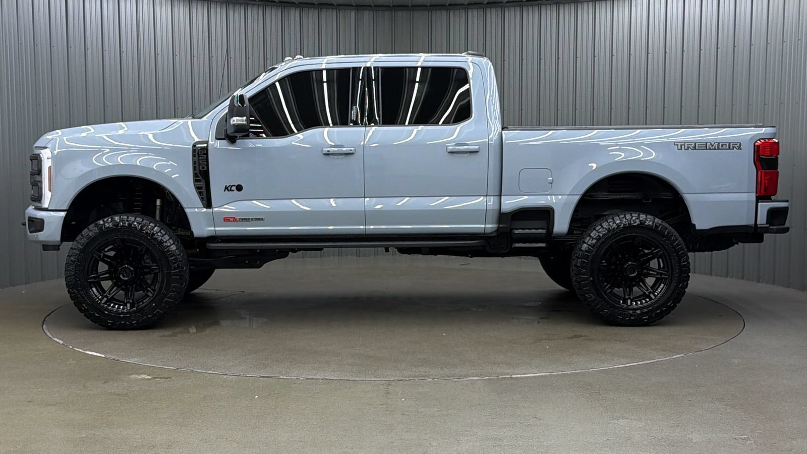 Used 2024 Ford F250 Lariat w/ Lariat Ultimate Package AWD/4WD image 2