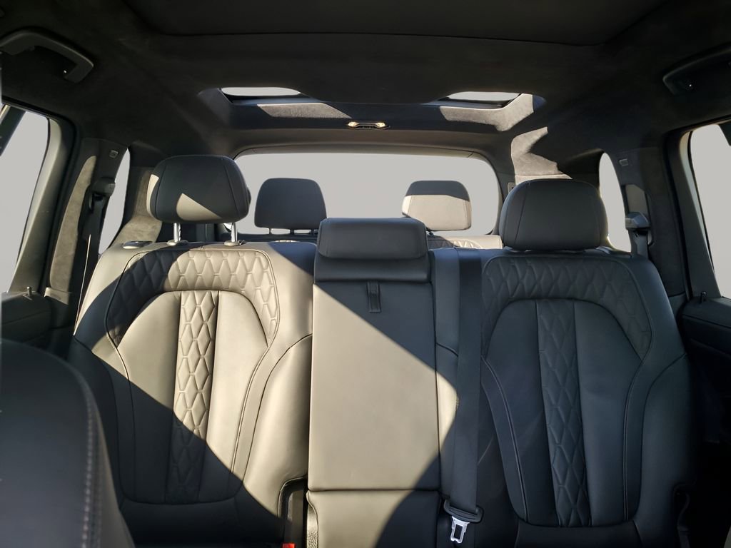 Used 2023 BMW X7 xDrive40i w/ M Sport Package image 42