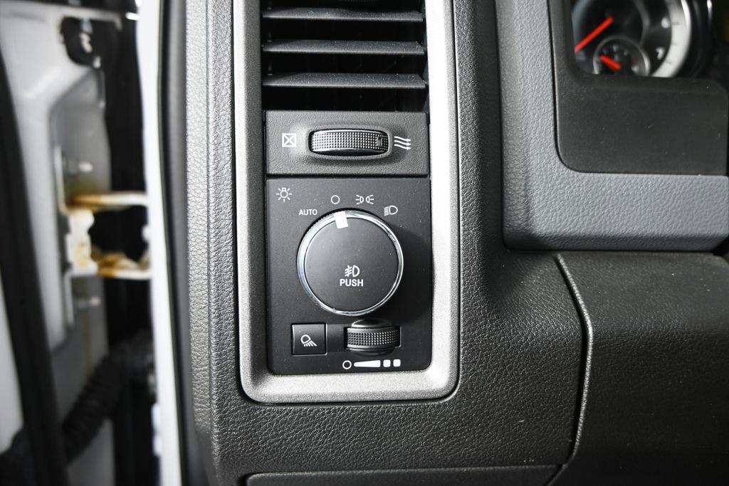 Used 2019 RAM 1500 Express w/ Express Value Package AWD/4WD image 23