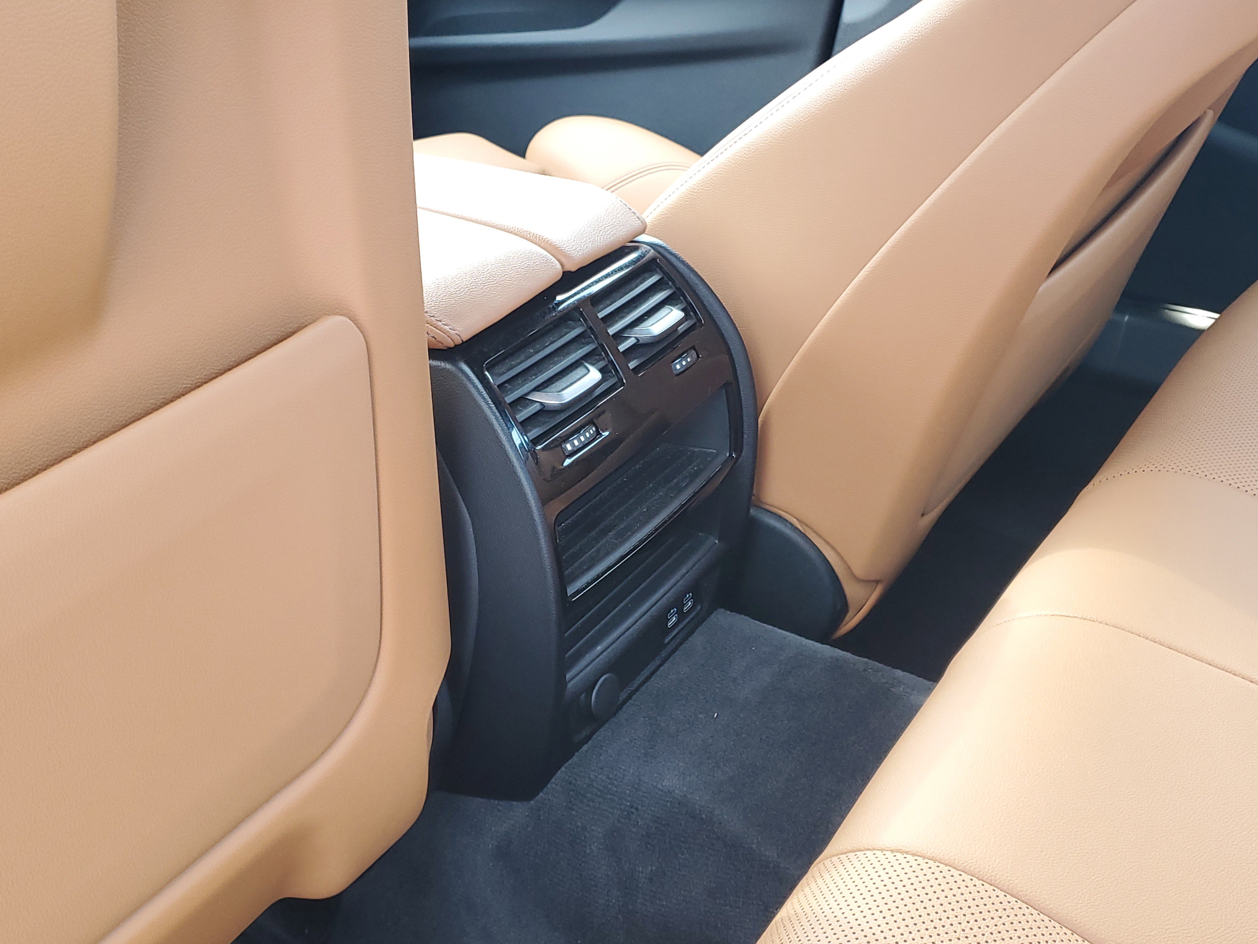 Used 2023 BMW 530i xDrive 530i xDrive w/ Premium Package image 27