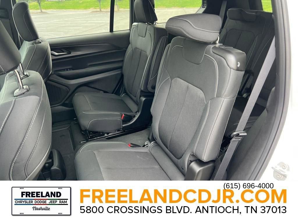 New 2025 Jeep Grand Cherokee L Laredo w/ Luxury Tech Group I image 19