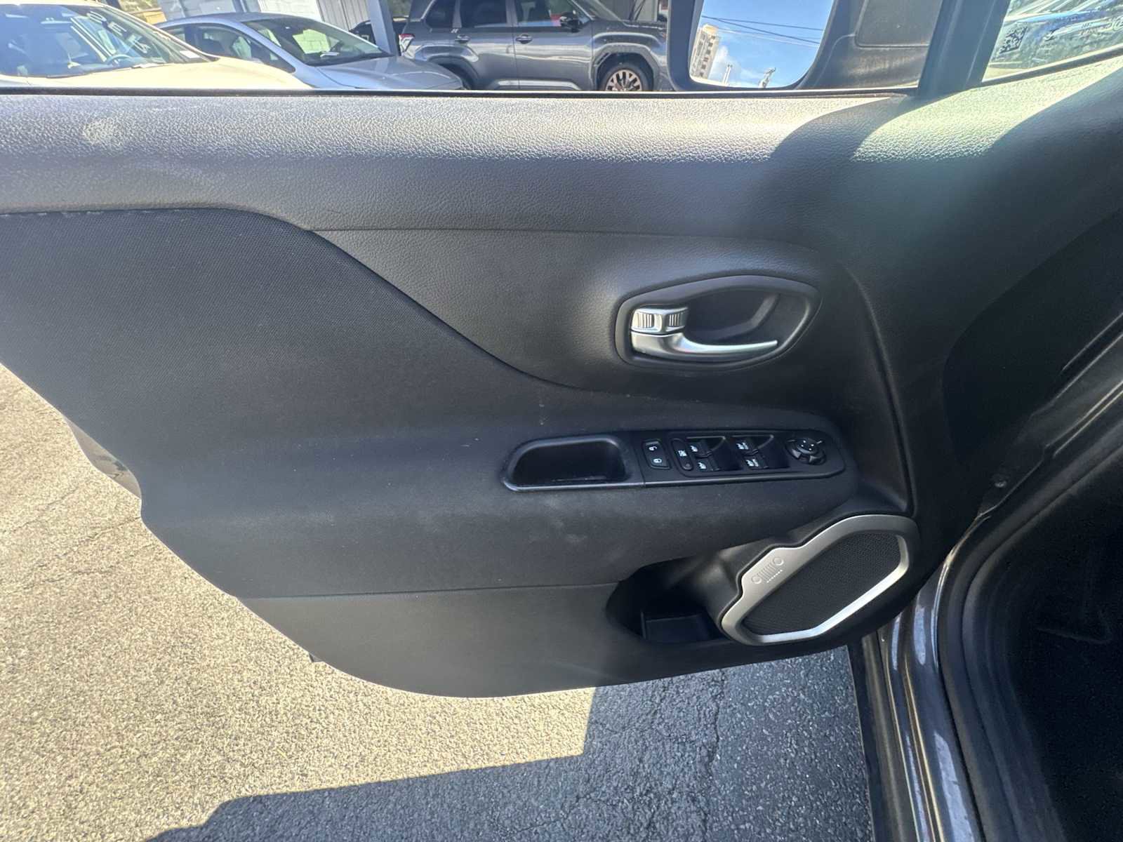 Used 2021 Jeep Renegade Latitude image 13