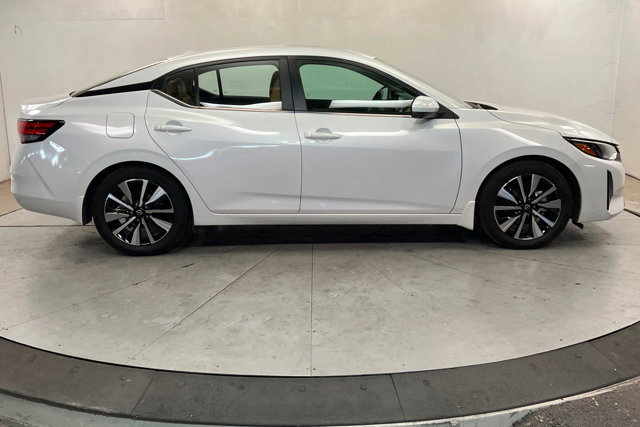 Used 2025 Nissan Sentra SV w/ SV Premium Package image 6