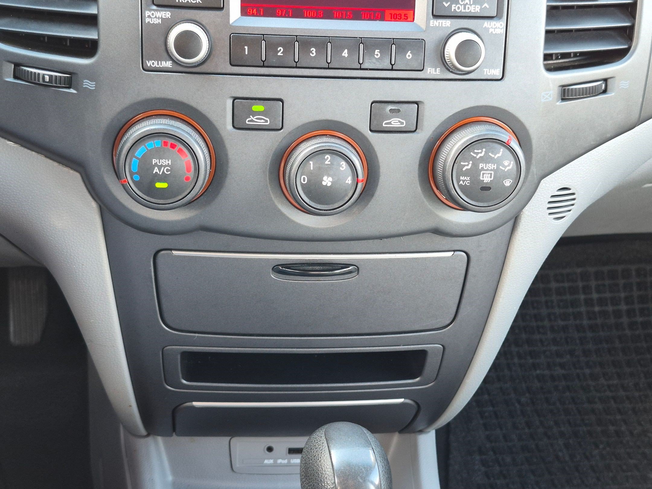 Used 2010 Kia Optima LX FWD image 24