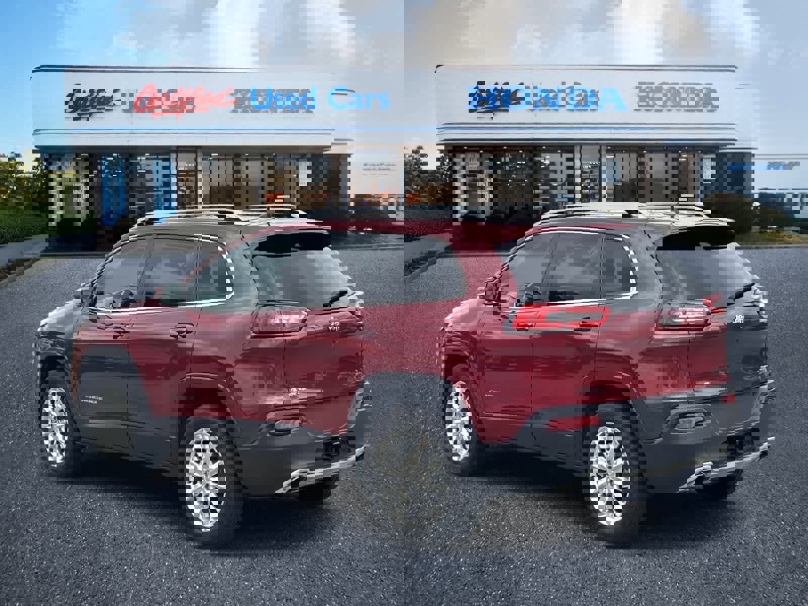 Used 2017 Jeep Cherokee Limited w/ Trailer Tow Group image 3