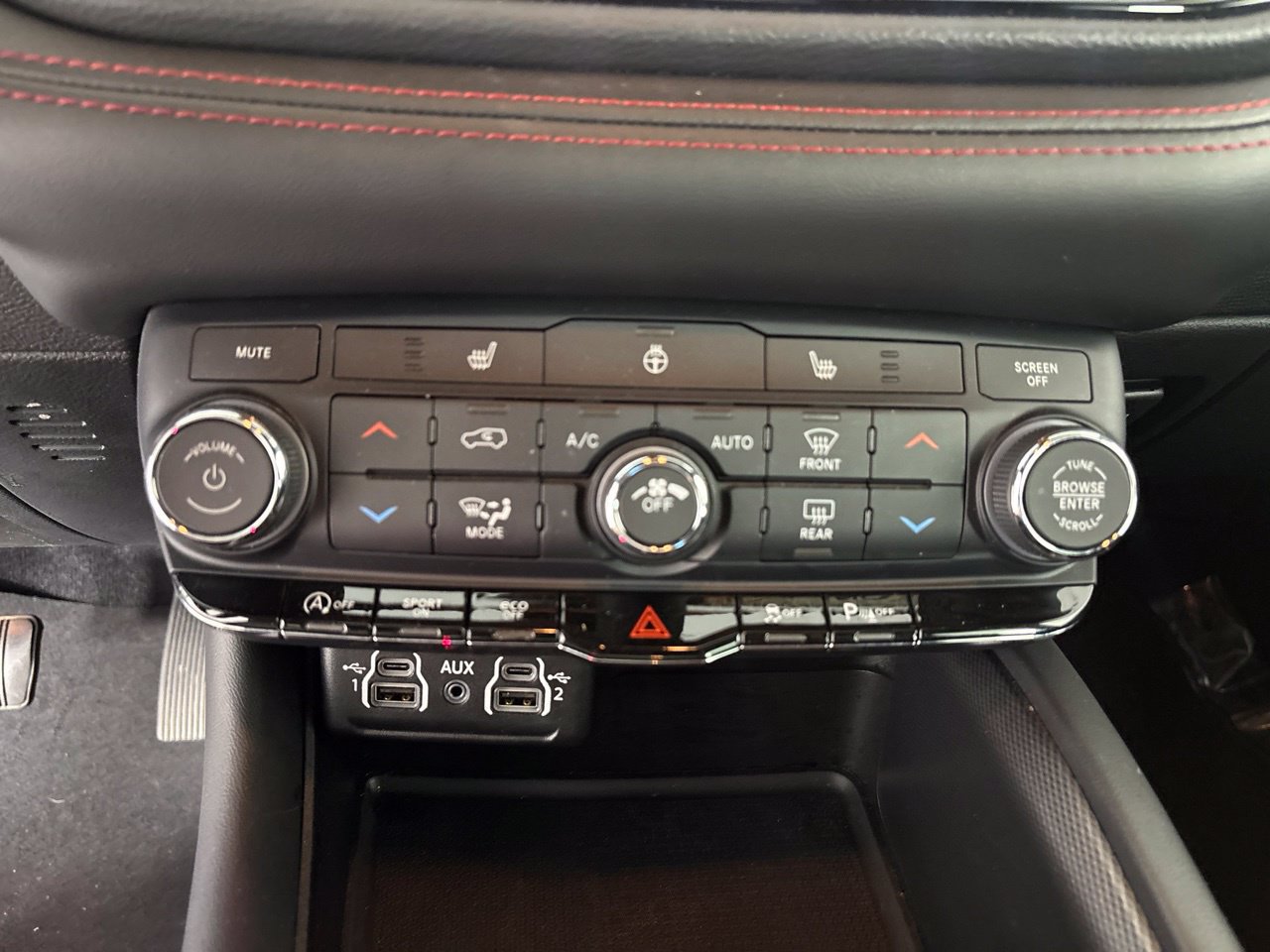 Used 2025 Dodge Durango GT AWD/4WD image 19