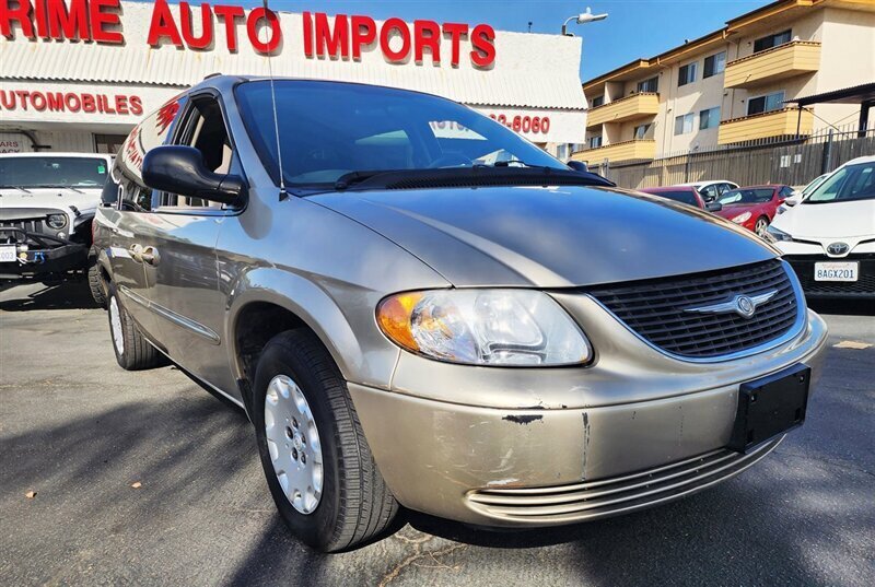 Used 2003 Chrysler Town & Country FWD image 24