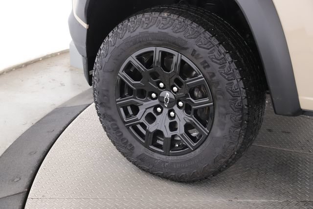 Used 2023 Chevrolet Colorado Trail Boss w/ Technology Package AWD/4WD image 13