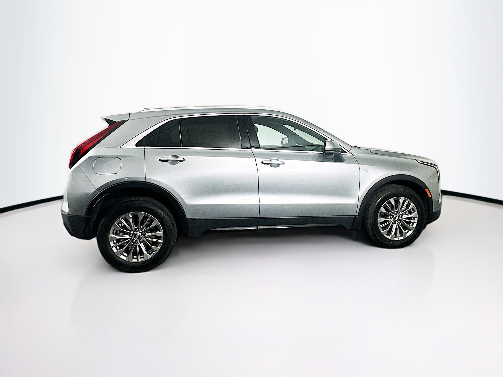 Used 2024 Cadillac XT4 Premium Luxury image 10