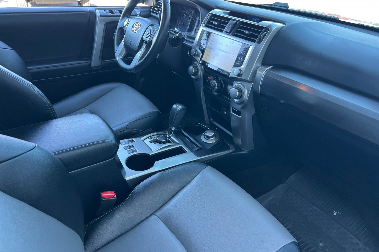 Used 2021 Toyota 4Runner SR5 Premium w/ Moonroof Package AWD/4WD image 16