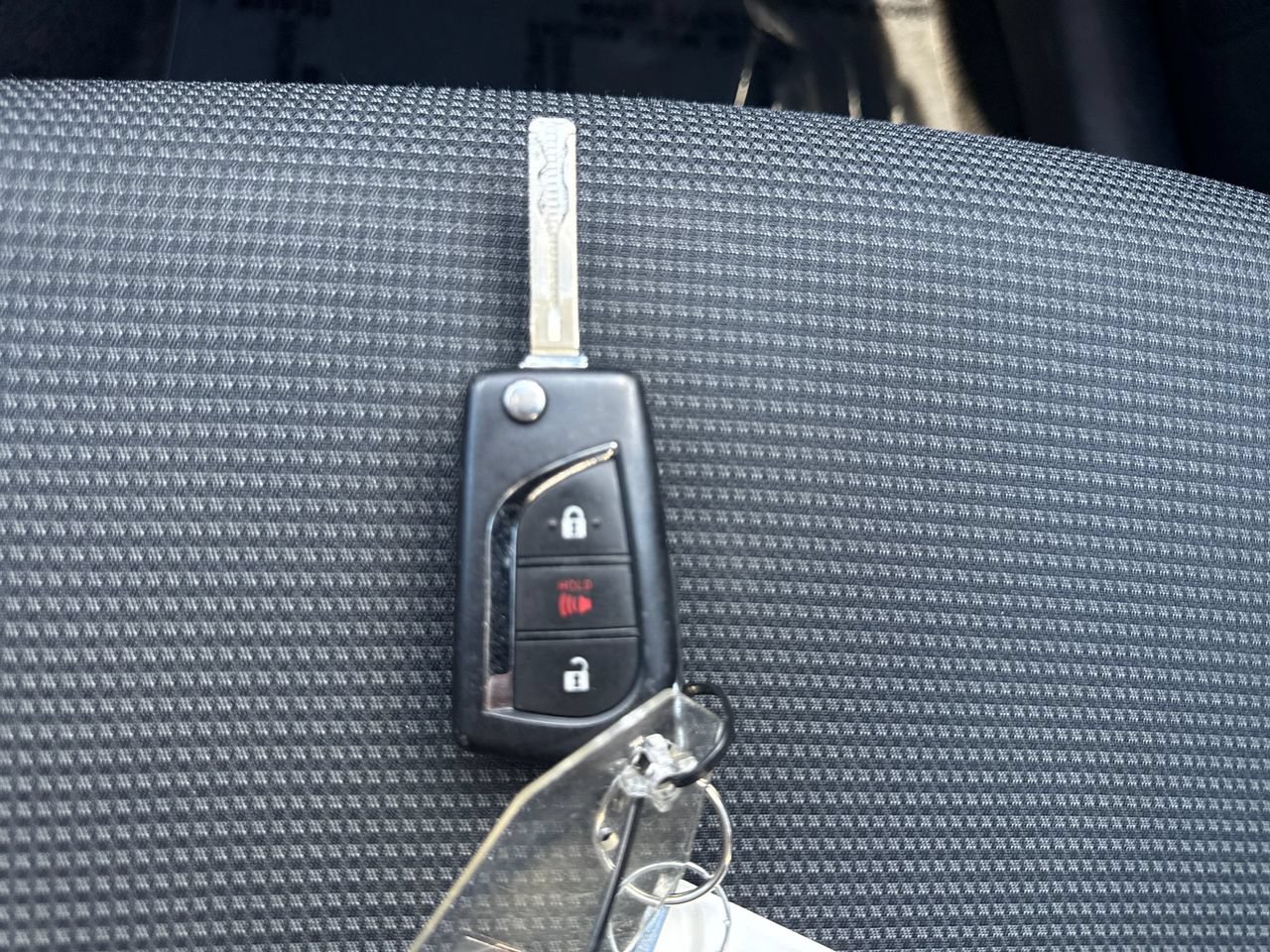 Used 2025 Toyota RAV4 LE FWD image 28