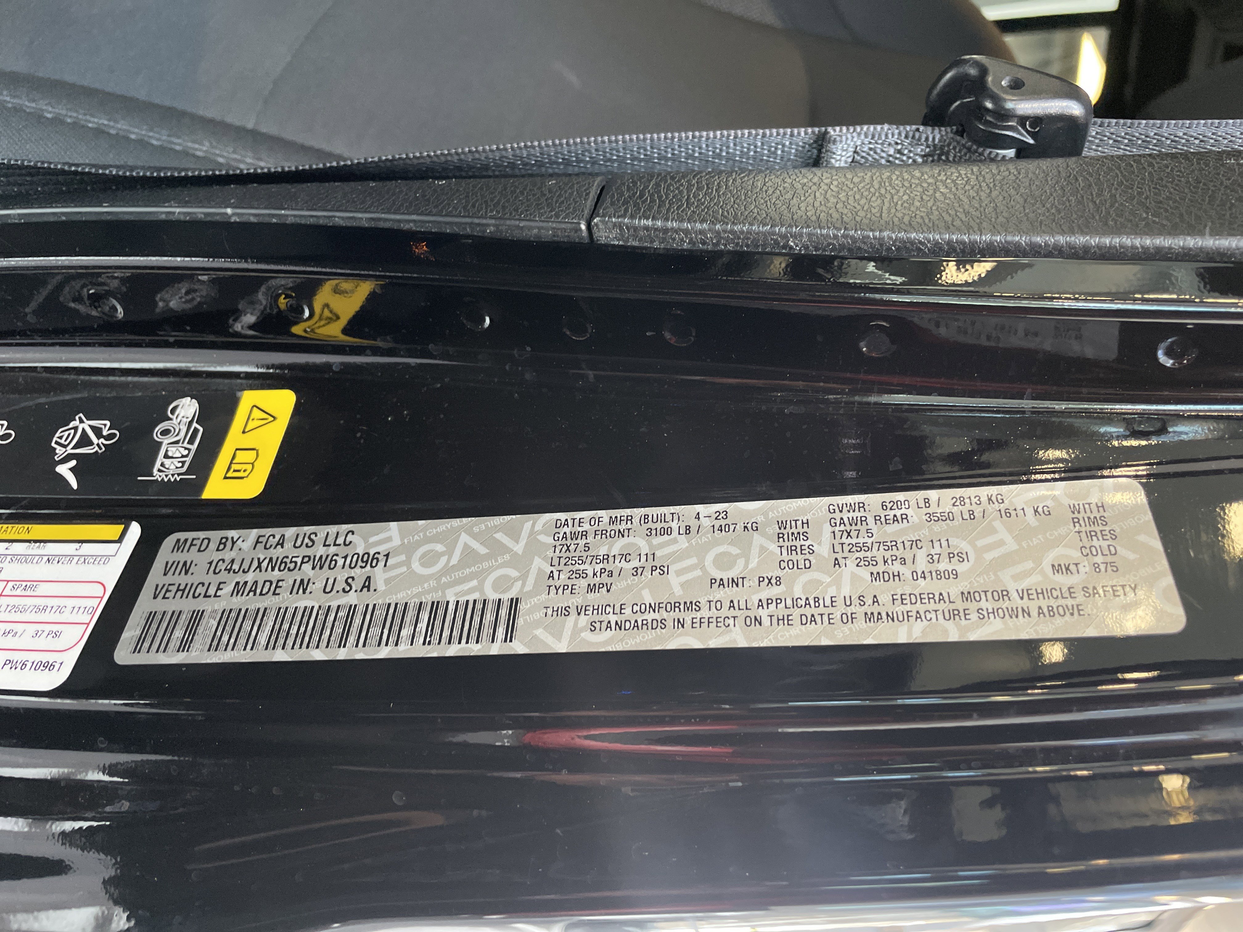 Used 2023 Jeep Wrangler Unlimited w/ Sun & Screen Package image 63