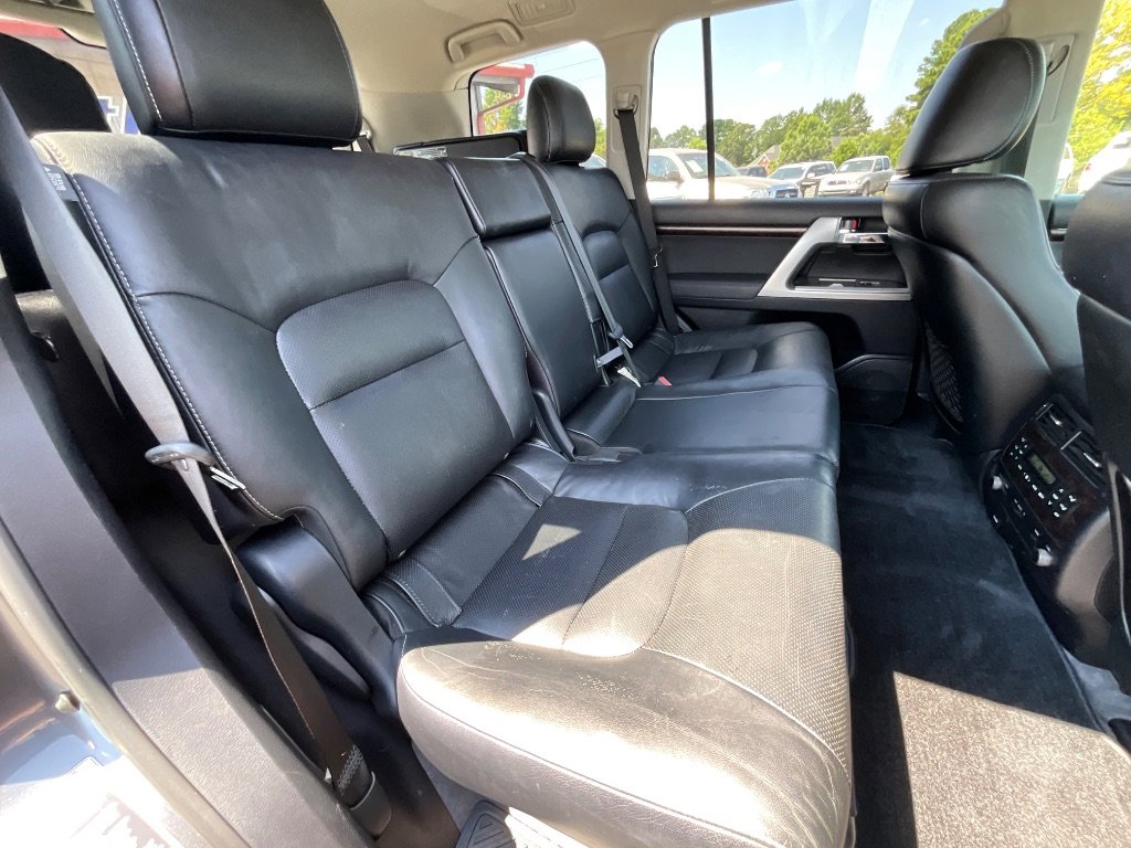 Used 2013 Toyota Land Cruiser image 31