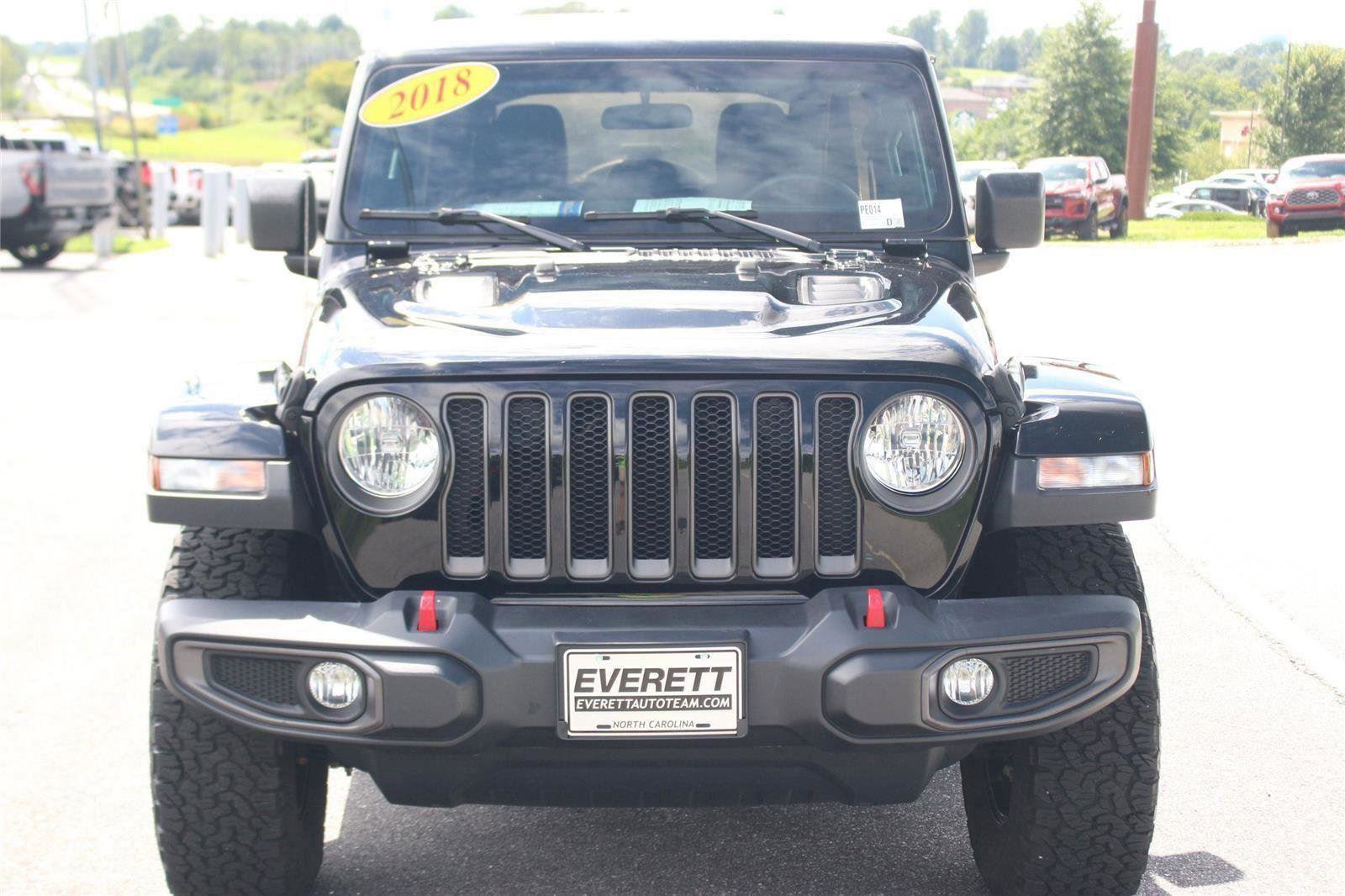 Used 2018 Jeep Wrangler Unlimited Rubicon w/ Cold Weather Group image 2
