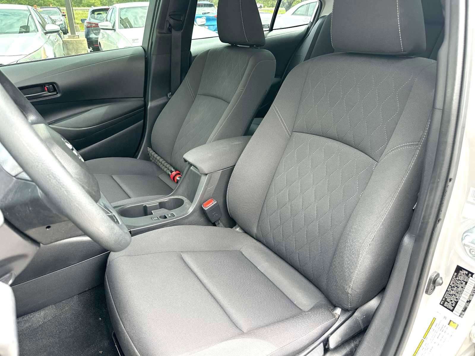 Used 2025 Toyota Corolla LE FWD image 17