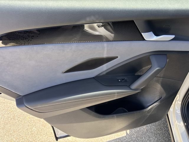 New 2026 Volkswagen Tiguan SE R-Line FWD image 22