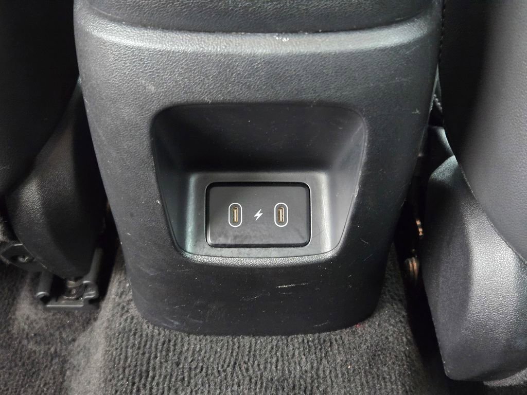 Used 2024 Hyundai Elantra Limited image 23