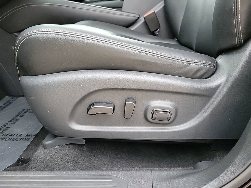 Used 2024 Nissan Murano SV w/ SV Midnight Edition Package image 12