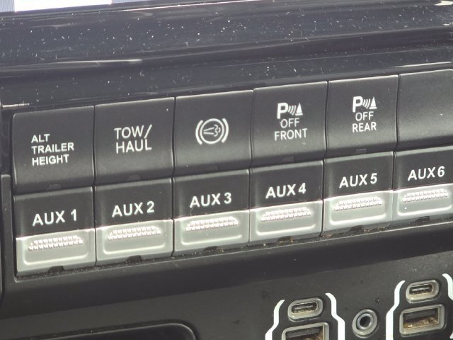 Used 2023 RAM 2500 Laramie AWD/4WD image 15