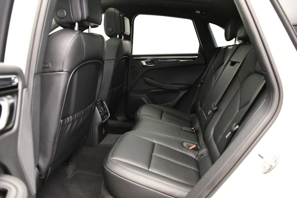 Certified 2026 Porsche Macan Turbo AWD/4WD image 44