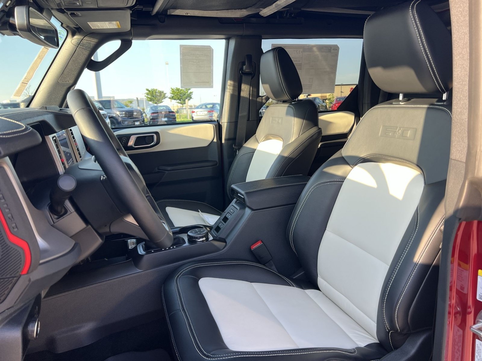 New 2026 Ford Bronco Outer Banks w/ Sasquatch Package AWD/4WD image 13