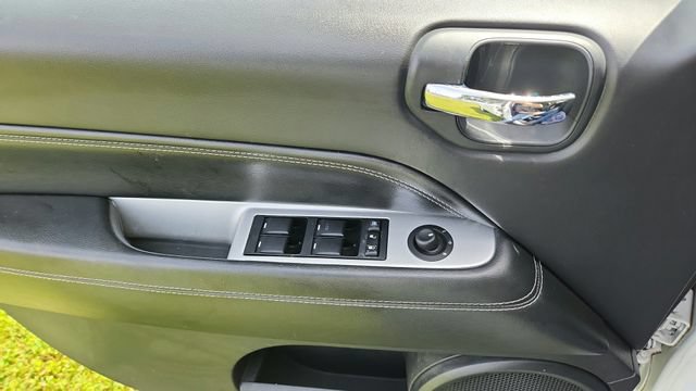 Used 2015 Jeep Compass High Altitude FWD image 19