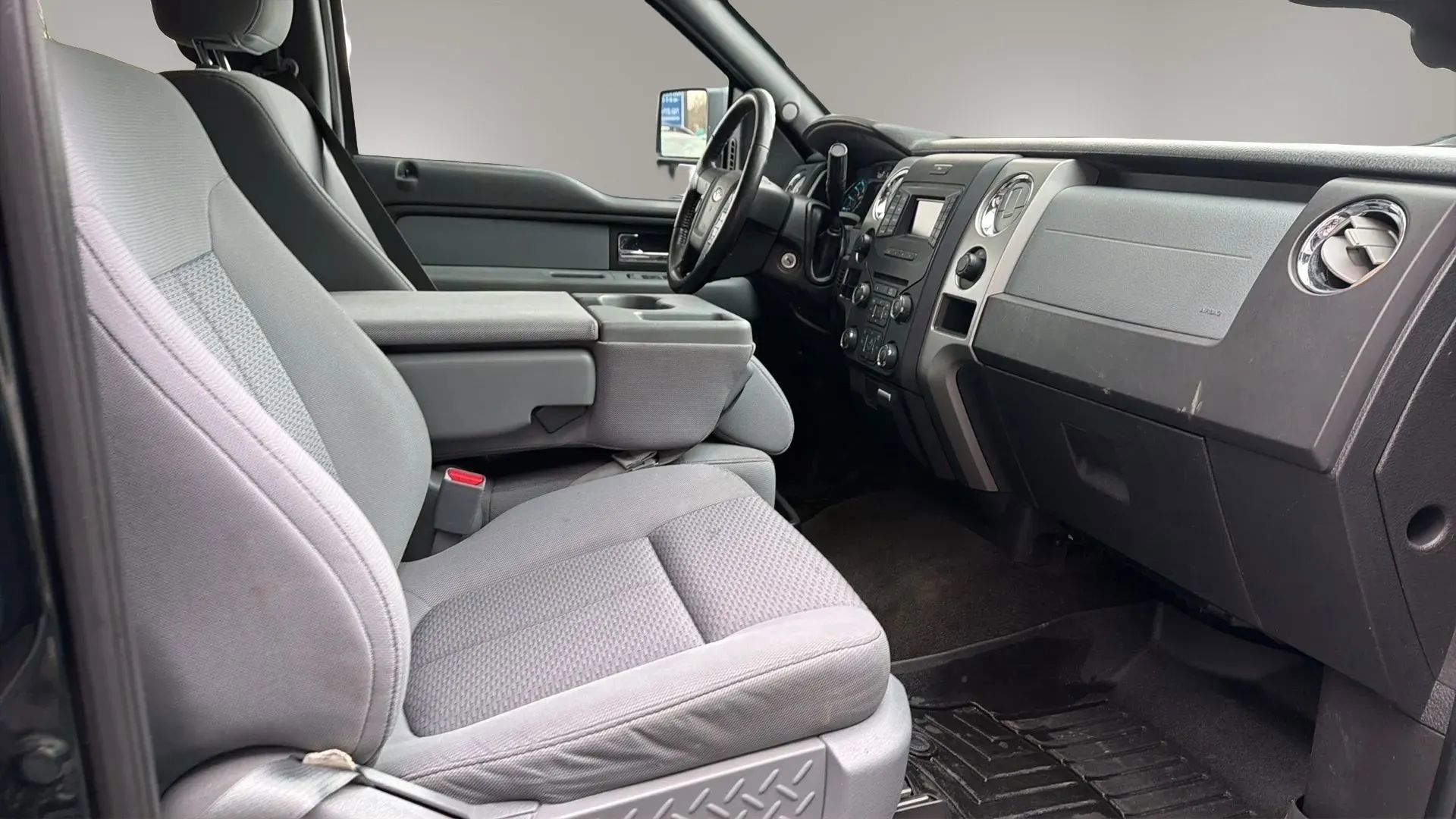 Used 2013 Ford F150 XLT w/ Mid Equipment Group image 26