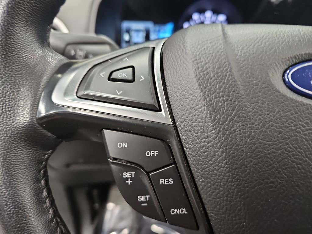 Used 2024 Ford Edge SEL image 16