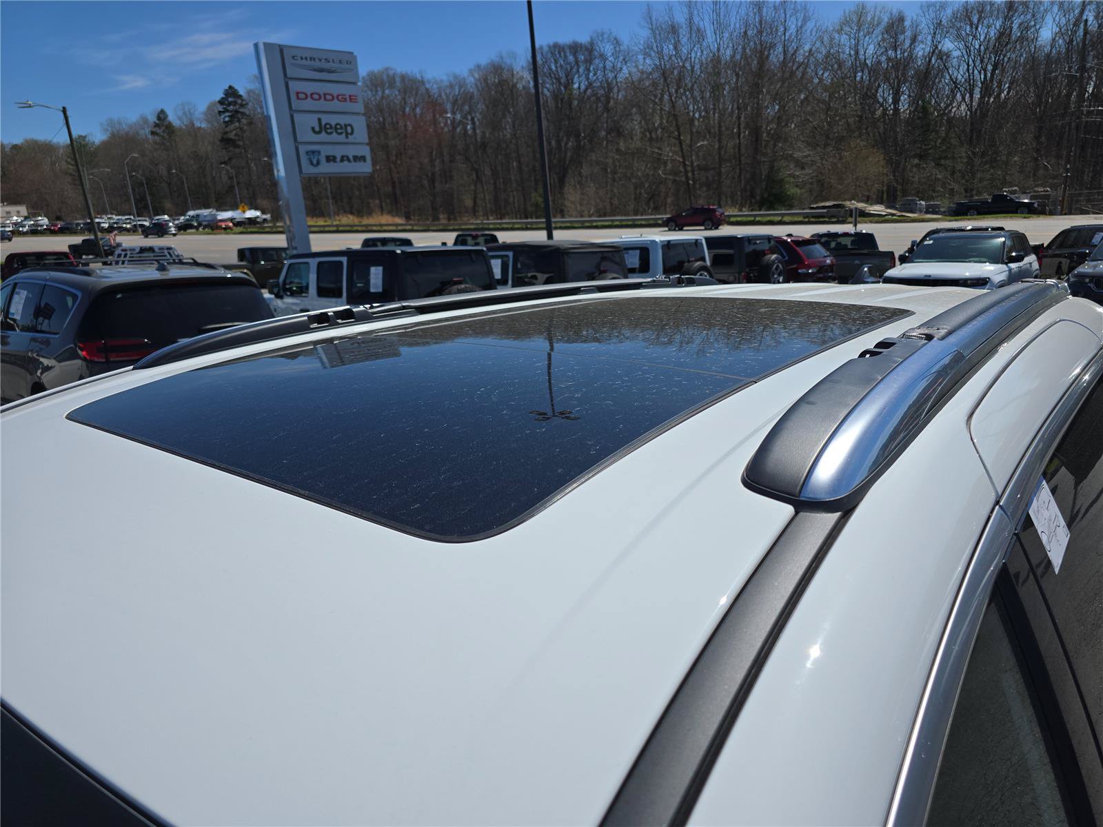 New 2026 Chrysler Pacifica Pinnacle w/ Trailer Tow Group AWD/4WD image 12