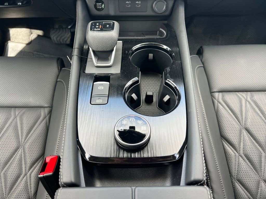 New 2026 Nissan Rogue Platinum image 11