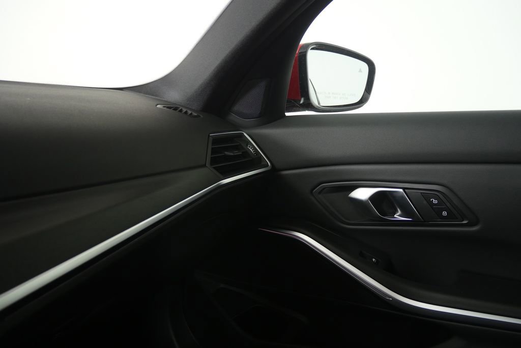 Used 2024 BMW 330i Sedan image 30
