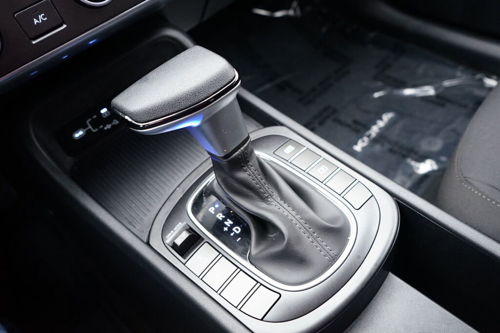 Used 2024 Hyundai Kona SE image 19