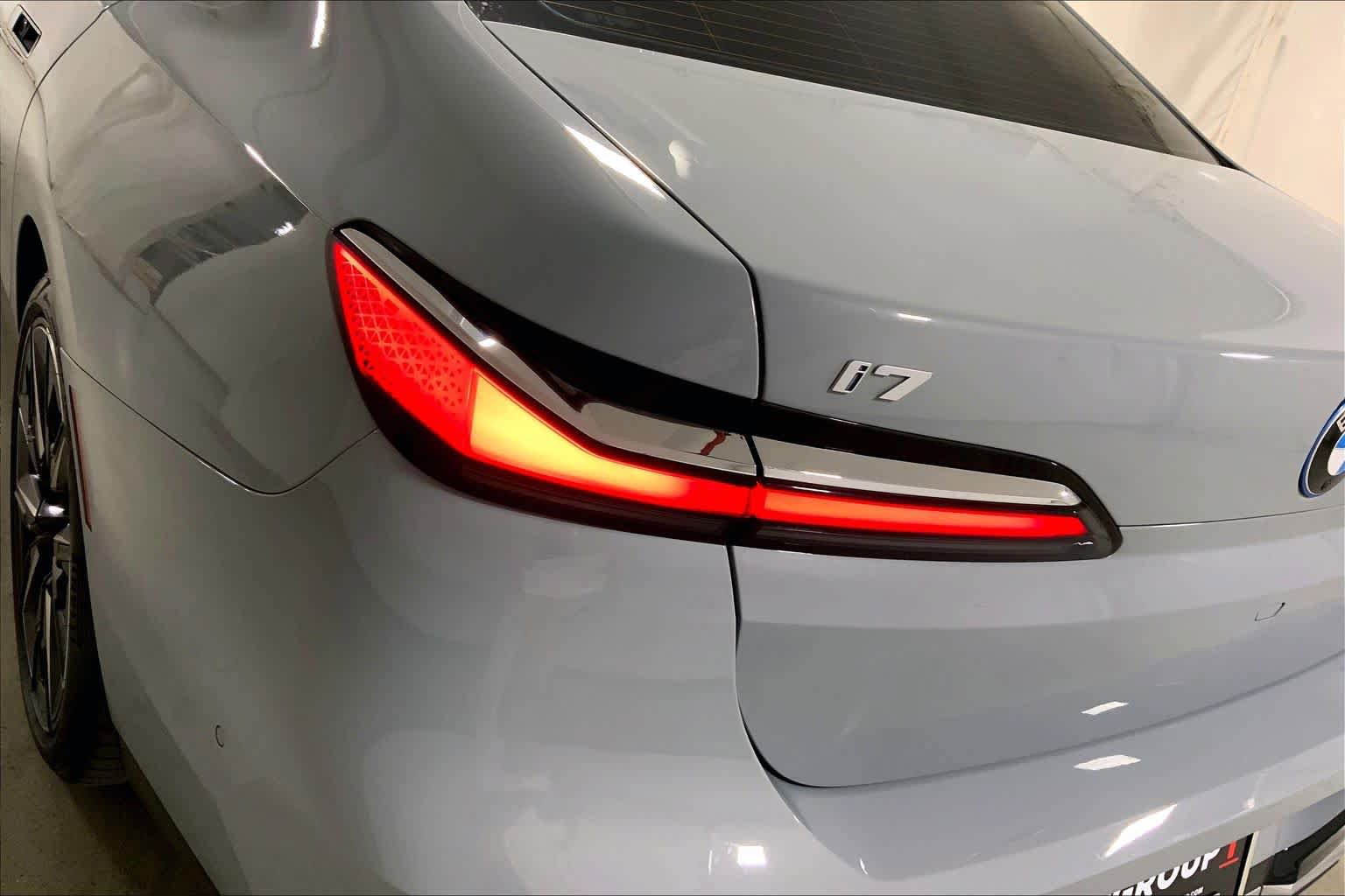 Certified 2023 BMW i7 xDrive60 w/ Executive Package 2 AWD/4WD image 28