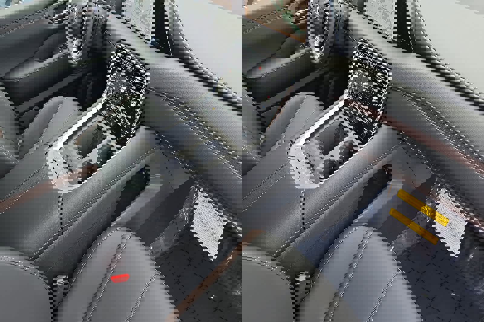 New 2025 Nissan Armada SL w/ Captain's Chari Seat Package image 17