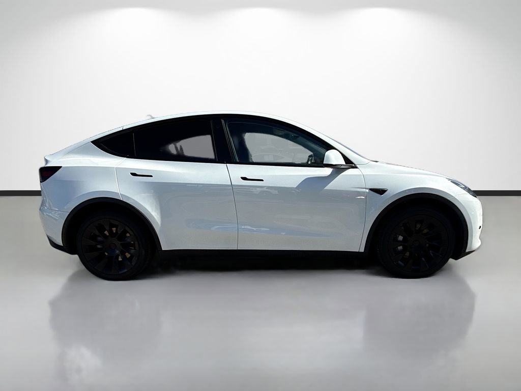 Used 2023 Tesla Model Y Long Range image 2