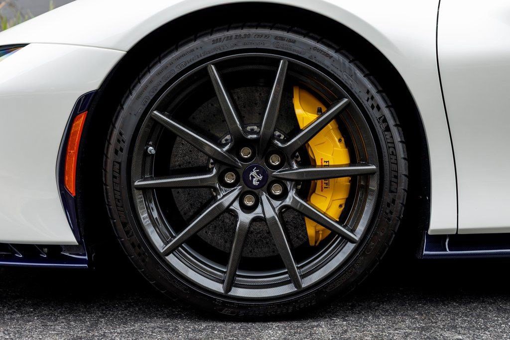 Used 2022 Ferrari SF90 Spider image 13
